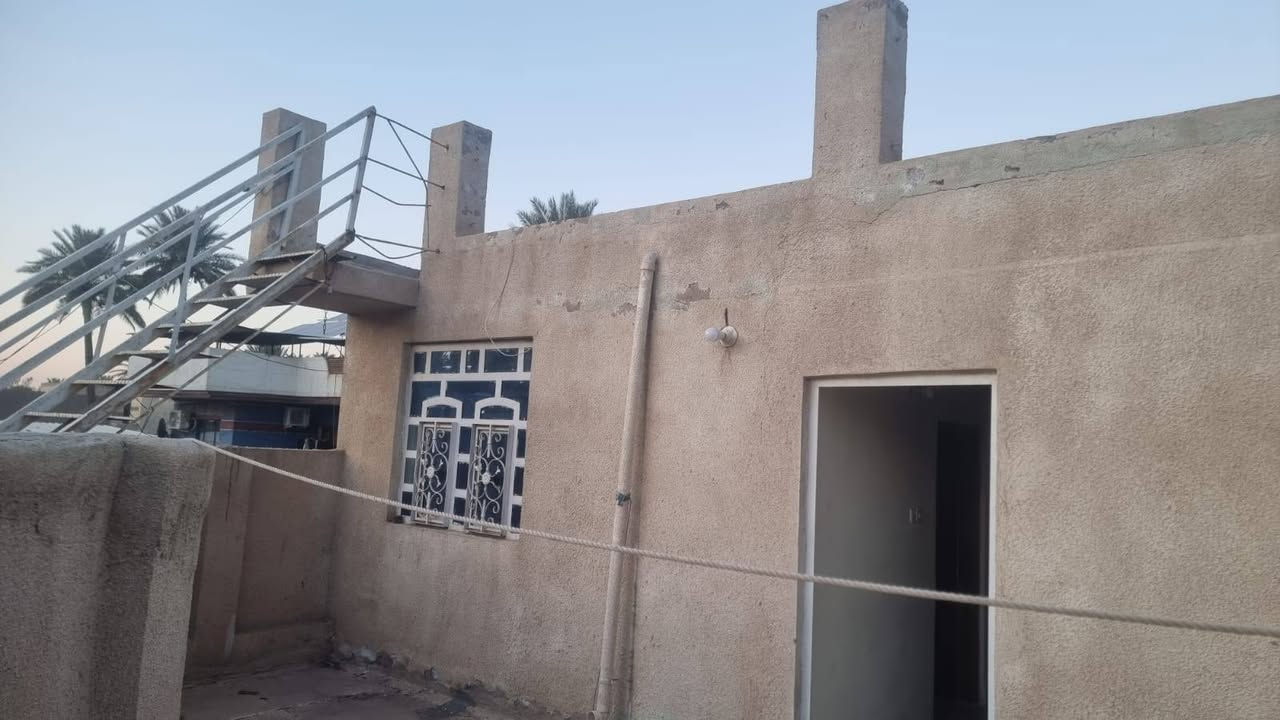 السلام عليكم
بيت ١٣٠م ركن للايجار
نزال جامع الصادق الامين قرب فدك
شارع عريض قريب ع الشارع الرئيسي
للاستفسار واتس***********
