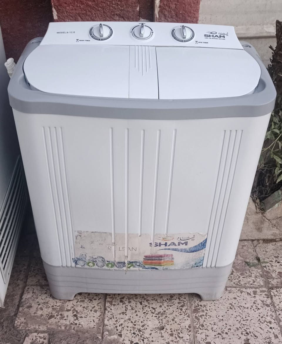 السلام عليكم
غراض للبيع
مجمدة شغالة تجميد حجم وسط السعر 150 وبيها مجال 
غسالة شغالة حجم 12كيلو السعر 80 وبيها مجال 
المكان بغداد المشتل 
***********
يوجد اتصال او واتساب
