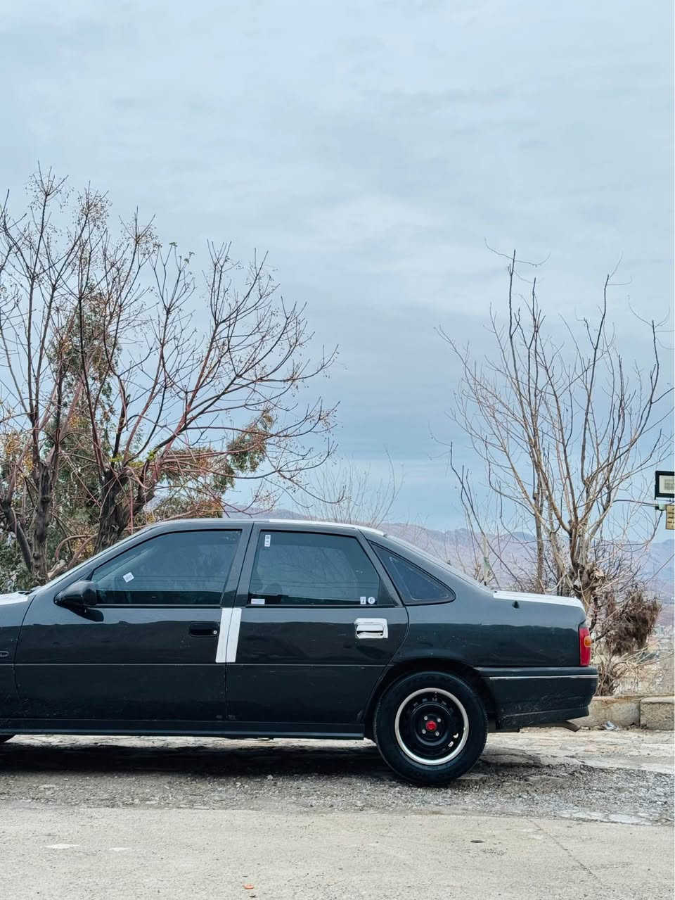 ئوپل فيكترا موديل ١٩٩٠ مةكينة ٢٠ بي دةعمو ليدراو سلایتە
Abs
ئیفلۆکەپسە
سةنةوي بةسةر چوة وةكالة بةشةرت جوار تايةو ويلي نوي لةسةرة توندو تولة بێشو پشتي تازة داگيراوة سيارةكة بي فةسروفة شوين كوية *********** فايبةري لةسةرة. برام كويسينجاك, أربيل
