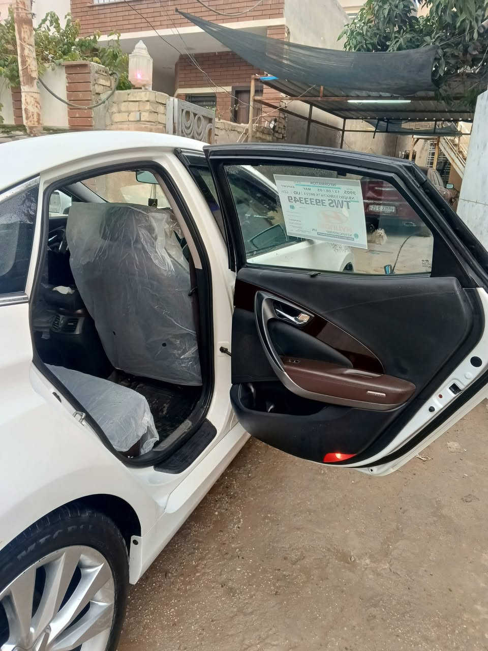 ازيرا خليجية مكفوله رقم اربيل بأسمي للبيع الفضل لله انظف ازيرا في بغداد فول مواصفات بانوراما شاشه ذكية كشنات جلد تحكمات كلها كهرباء ماشية ١١٤ الف فقط موديل ٢٠١٥ صارت عليه ب ١٥٥ ورقه و اريد أبيعها رايدها ١٣٦ ورقه و بيها مجال بسيط حك الجيه  و مكاني بغداد الكرخ و هذا رقمي *********** 
و رجاءا على الماسنجر ما اجاوب فقط اتصال او واتساب لحد يراسل ماسنجر رجاءا
