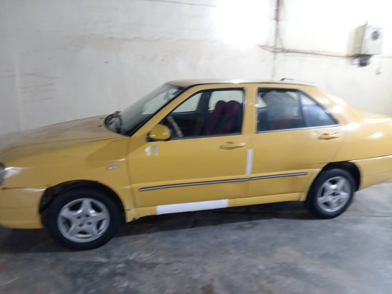سلام عليكم بيع او مراوس سياره نضيفه لا صبغ لا ضربه تايرات جدد كير مكينه، مكفوله موديل ٢٠١٠رقم نغليزي، نقص بس تبريد مكان ديالى سعر ٢٧داخلهه نضيف ارضيه نضيفه سقف جديد سياره مال جناي *********** ما متواجد عل فيس
