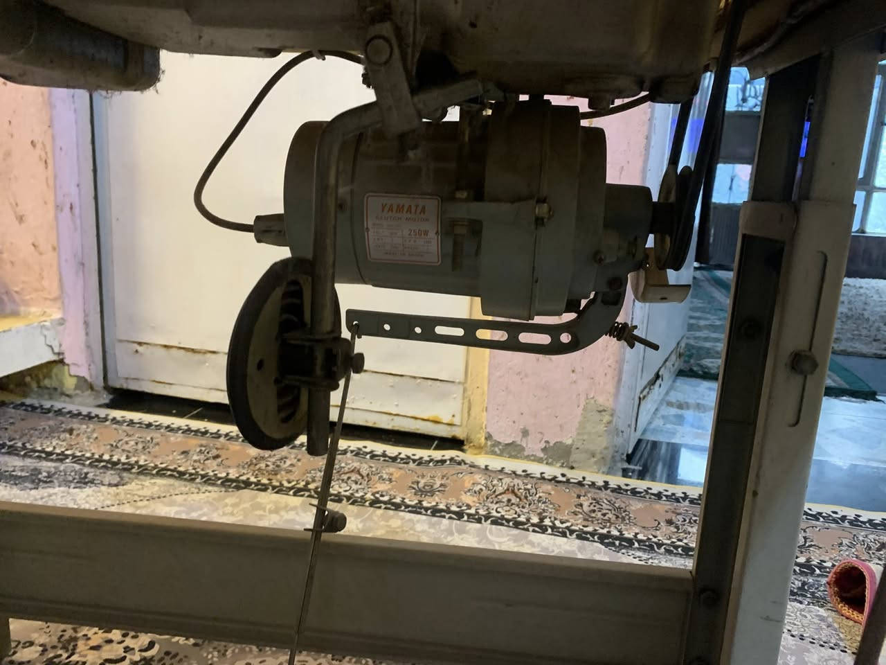 سلام عليكم مكينه بلاذر رجاليه مكينه جديده نضيفه بعتهي بدهنها مكان المكينه بغداد مدينه صدر قطاع 73السفسار ***********
