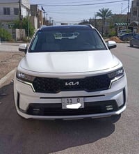 سورنتو 2022 خليجيه ماشيه 74 الف كم  مكفوله السونار مرفق مع الصور . فوو...