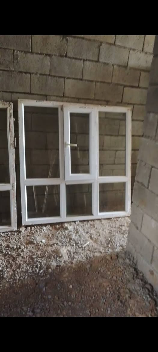 شبابيك البيع العدد 4  ثنين  طول مترين وعرض متر نص ثلث متر نص ب مترونص وربع متر ونص ب متر***********
