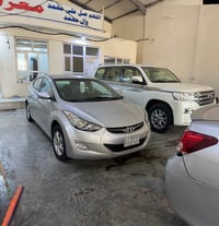 إسلام عليكم شباب عندي هونداي أفانتي موديل ٢٠١٤  بيها قطعه وحده صبغ فقط...