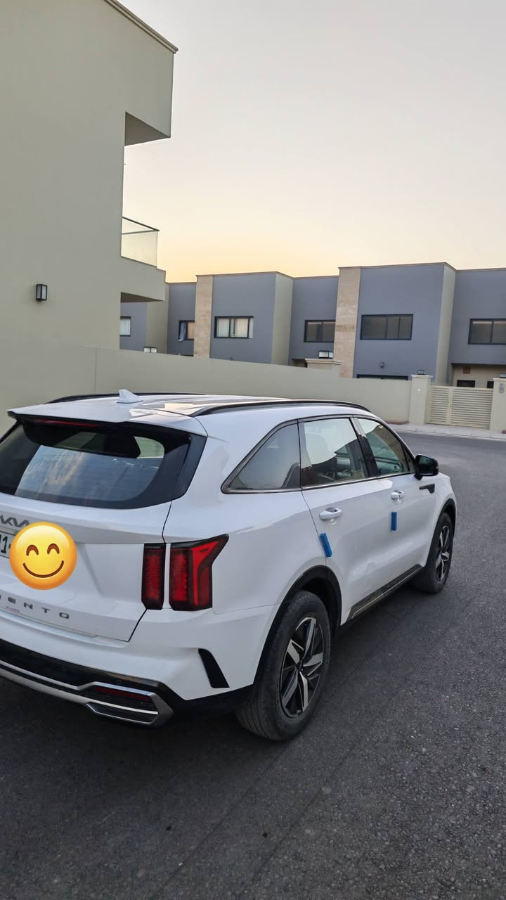 السلام عليكم سورنتو 22 وارد امريكي  رقم بغداد سبعة مقاعد اربعة سلندر محرك GDI    2500 ماشية 24 الف قابل للزيادة حادث بسيط جدا موضح بالصور السيارة نص فول السعر 235  
ممكن الاتصال على الرقم ***********   يوجد وتس اب
