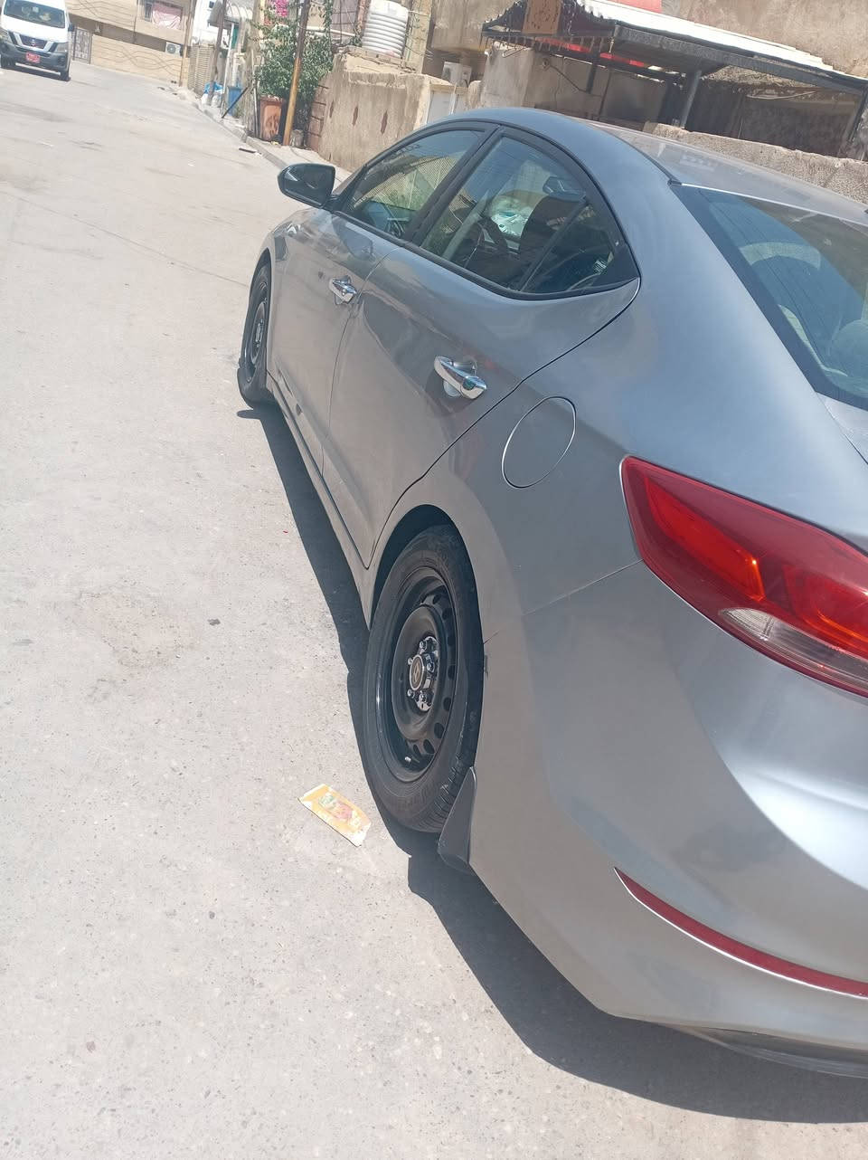 *للبيع - هيونداي النترا 2017*
*المواصفات:*
- *المنشأ*: وارد أمريكي 
- *المحرك*: DOHC 2000cc
- *الحالة*: صدر أمامي وخلفي جديد، المكينة والكير خير من الله
- *الإضافات*: شاشة أمامية، حساسات، ستيرن شفتات، إنارة

*الملاحظات:*
- السيارة مصبوغة حزام تجميلي فقط
- بدون أي دواخل
- كفالة من الجفّة والقص

*السعر*: 110 ورقة = 11,000$


**إذا كنت صاحب هذا الإعلان وتريد حذفه لأي سبب، رجاءا أرسل رسالة إلى الدعم الفني**