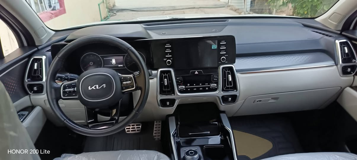 سورنتو 2022 ضمان الشركة الدوليه رقم بغداد دولي بأسمي 
ماشيه 30 أخت الزيروو حقيقي شرط( الجرس ) مكفوله من صبغ والفتح والتبديل محرك وكير كفاله 
فول مواصفات عدا البانوراما
كير ماوس 8 نمر تشغيل عن بعد شفتات ستيرن سايد بريك بصمه اوتو هولد 7 راكب 6 سلندر 3 قطع تبريد 
كامرة دواره كشنات كهربائيه( 4 ) جنطه كهرباء شاشة متصله انارة داخليه في لابواب متغير 8 الوان حساسات اماميه   وخلفيه تبريد لمس شاحن لاسلكي علامة سورنتو بالدوسه 4 جام أوتو نظام ترحيب سبير مانازل السياره جديده جداً اخت الزيرو ماشيه 30 حقيقي شرط ( الجرس) 
السعر 276 $ وبيها مجال 
للأستفسار ***********
