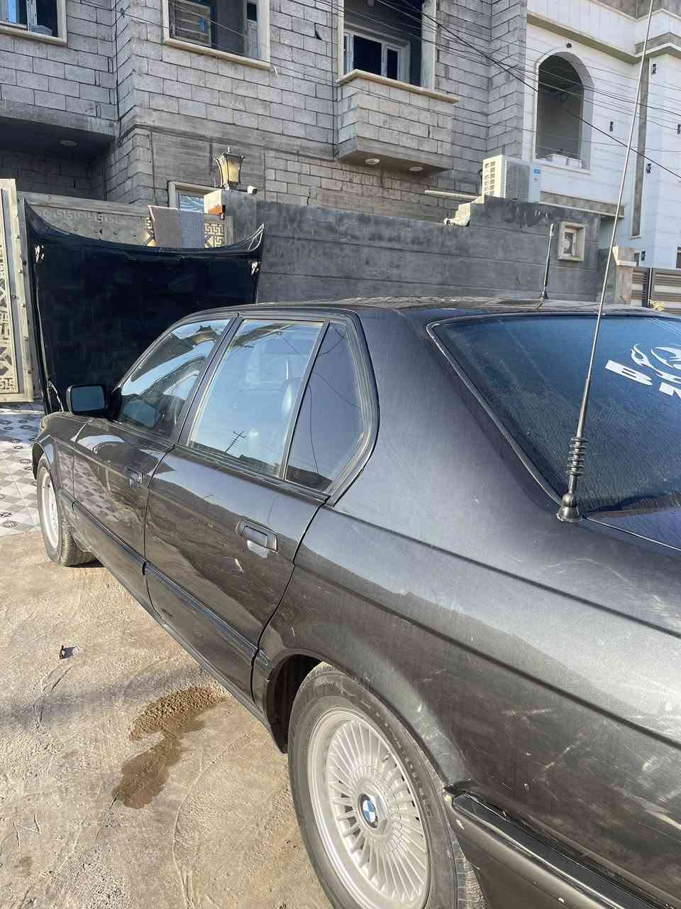 السلام عليكم بي ام دبليو 740  v8 موديل 94 مكفوله كير مكينه حداديه تبريد تخم تاير ويلكب جدد كهربائيات ومكفوله من الضربه والتبديل والخياس فقط صبغ رش اثر جراد   سياره وضع  شركه رقمها نينوى مشروع وطني سنويه ل27  سياره جاهزه مابيه اي نقص علسونار   مكان  السياره صلاح الدين تكريت ***********الاستفسار
