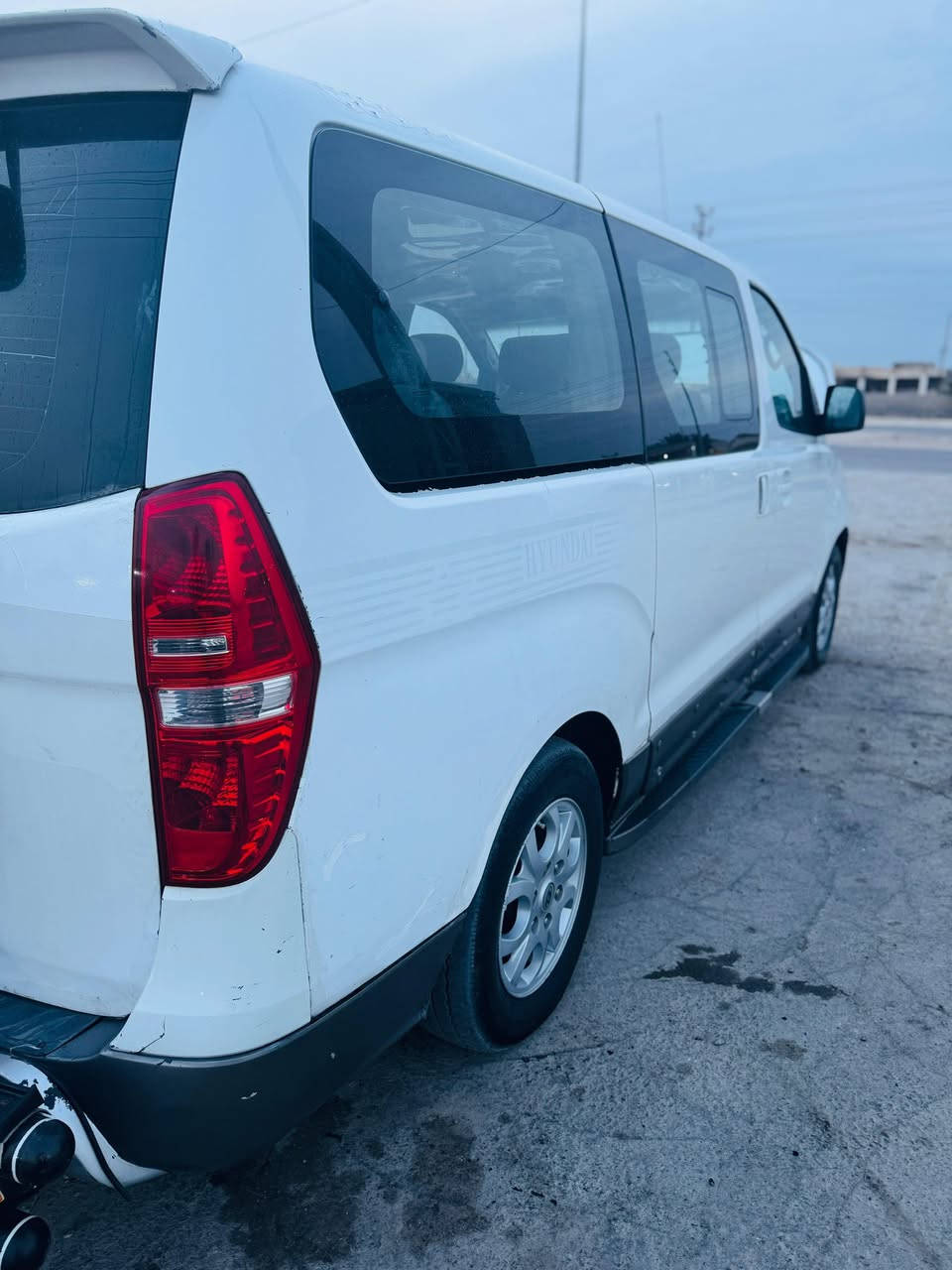 السلام عليكم ستاركس موديل 2008 السياره جاهزه من حداده من تخم تاير محرك سبلاين قبق اسود السياره خير من الله السنويه لل 28 السعر 23 وبيها مجال ***********
