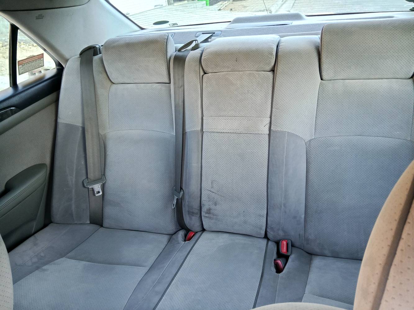 السلام عليكم شاهينة موديل2004 سيارة نضيفة ومرتبة دگمتين كشنات كهربائي تخم تاير گير ومكينة خير من الله 