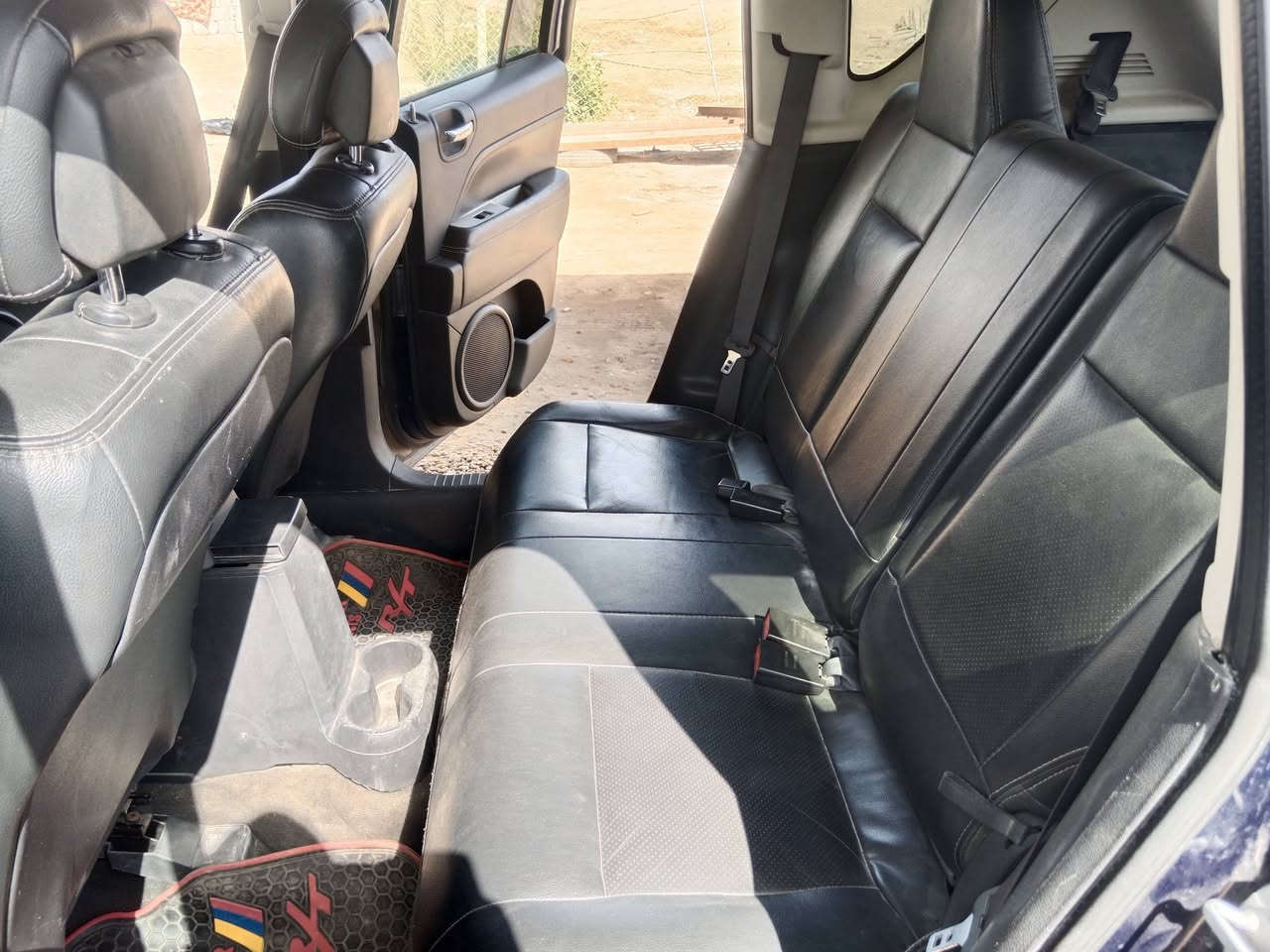 جيب كومبارس  جديده موديل 2017كفاله عامه من عده الصندوك الخلفي ونقصها حداديه خلفيه والباقي اشرطها الك شرط  ورقمها قادسيه بأسمي  .سنويتها نافذه لغايه 2029 .مكانها 
المواصفات
فتحه
تحكم مري
كشنات كهربائيه 
شاشه كبيره
تتفئه كشنات 
كير عادي اوتوماتيك
السعر ١٢٧ وبيها مجال والشراي يدلل
***********
