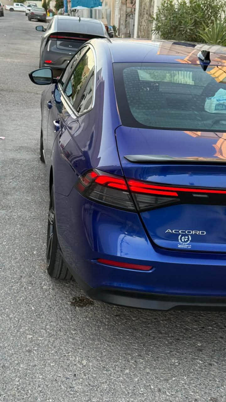🚗 هوندا أكورد 2024 سبورت

✅ محرك 2.0 لتر هايبرد (Hybrid)
✅ قوة إجمالية 204 حصان
✅ قير أوتوماتيك e-CVT
✅ دفع أمامي (FWD)
✅ جنوط رياضية قياس 19 إنش
✅ شاشة معلومات وترفيه 12.3 إنش
✅ عداد رقمي 10.2 إنش
✅ Apple CarPlay وAndroid Auto لاسلكي
✅ كاميرا خلفية
✅ مثبت سرعة راداري (Adaptive Cruise Control)
✅ نظام المحافظة على المسار (Lane Keeping Assist)
✅ نظام التحذير من الاصطدام مع الفرملة التلقائية
✅ نظام مراقبة النقطة العمياء
✅ حساسات ومساعدات قيادة Honda Sensing
✅ تشغيل بصمة ودخول ذكي (Smart Key)
✅ فتحة سقف
✅ مقاعد رياضية بتصميم سبورت
✅ إضاءة LED أمامية وخلفية
مكان السيارة كركوك 
حادث السياره موضح بالصور 
السعر (205)
التواصل على الرقم ( *********** )
