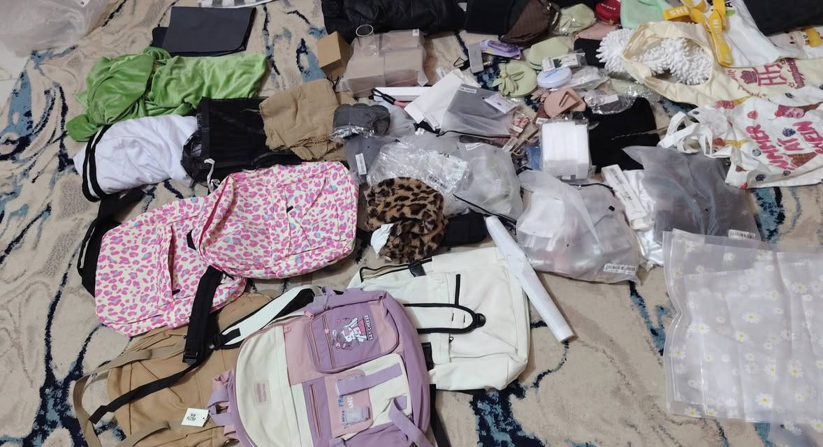 شلعه  البصوره ١٥ قطعه
وعندي شلعه مصورتهن صوره صوره
كامله.  الشلعتين ٥١ قطعه
اليريدهن يتفضل خاص ادزله باقي صور واتساب وينطي سعر. مناسب


**إذا كنت صاحب هذا الإعلان وتريد حذفه لأي سبب، رجاءا أرسل رسالة إلى الدعم الفني**