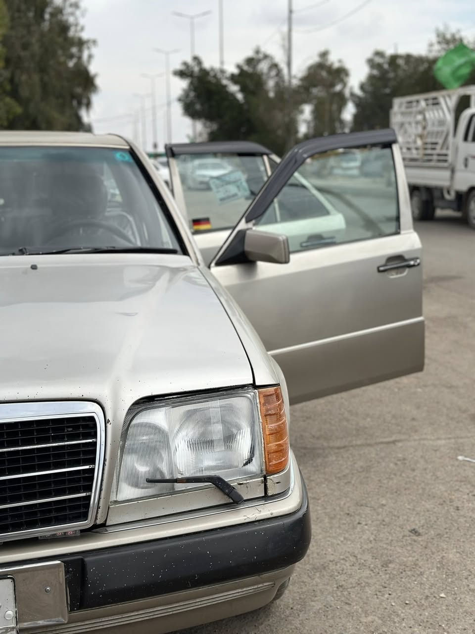 السلام عليكم سيارة مارسدس موديل 92محرك 2500بطه ديلكو كلشي شغال بلسيارة مال جناي ماتصرف ربع عليهة من الأخير للبيع او المراوس حسب القناعة 
للأتصال على هاذة الرقم او واتساب 
                                                                                      ***********
