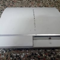 بلاي ستيشن 3 fat بي عطل بسيط بدون جويستكات اريد مراوس وية لابتوب صغير ...