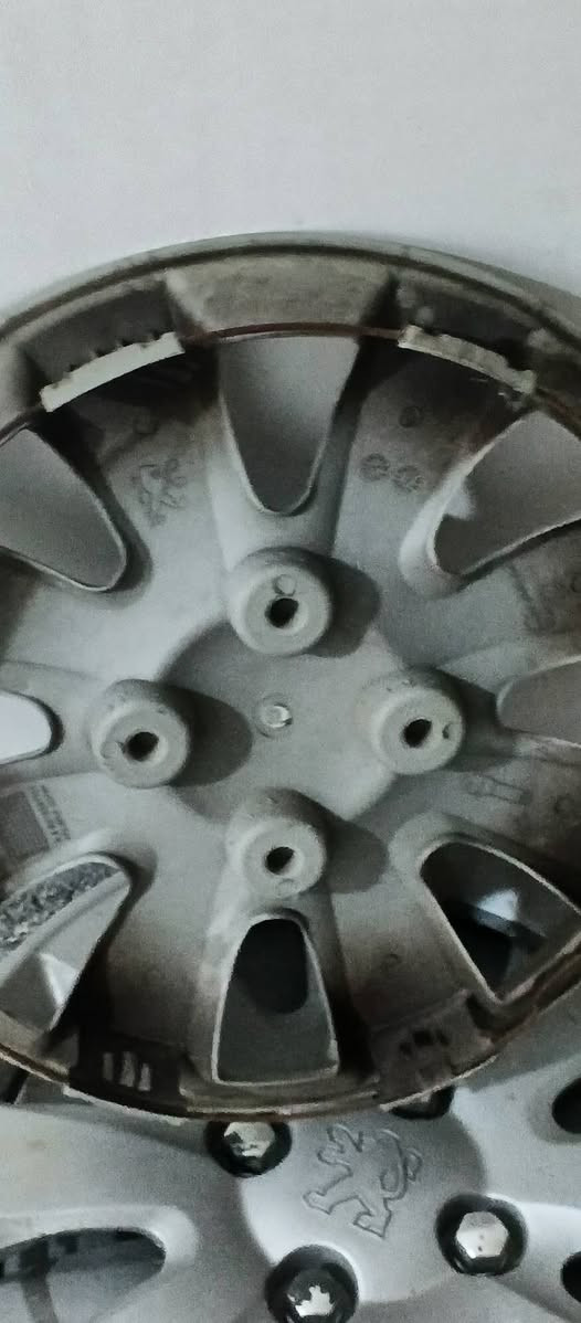 سلام عليكم 
كبات مال بيجوة لميس اصليات
سعرهن 30الف ***********
