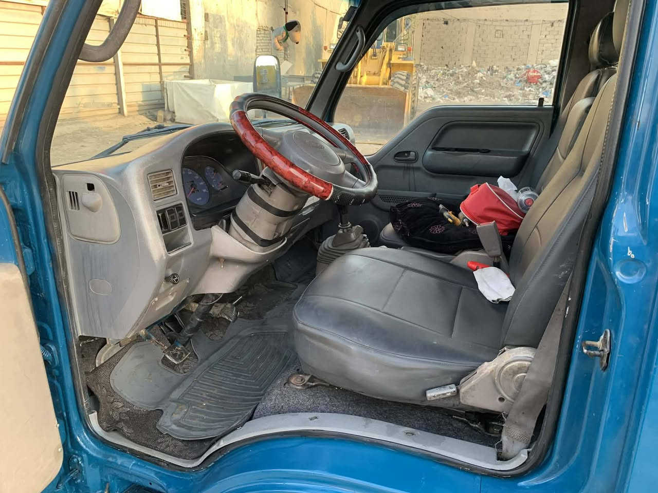 السلام عليكم
من رخصة الادمن للبيع كيا حمل ام عيون موديل 2002 رقمها بغداد انكليزي بسمي تحويل مباشر حدادية امامي خلفي جديد تخم تاير باتري جديد محرك كير اكسل عارضها 78 ورقة وبيها مجال بصيط حك الجية مكاني بغداد الدورة رقم تلفوني *********** متواجد رصيد وواتساب
