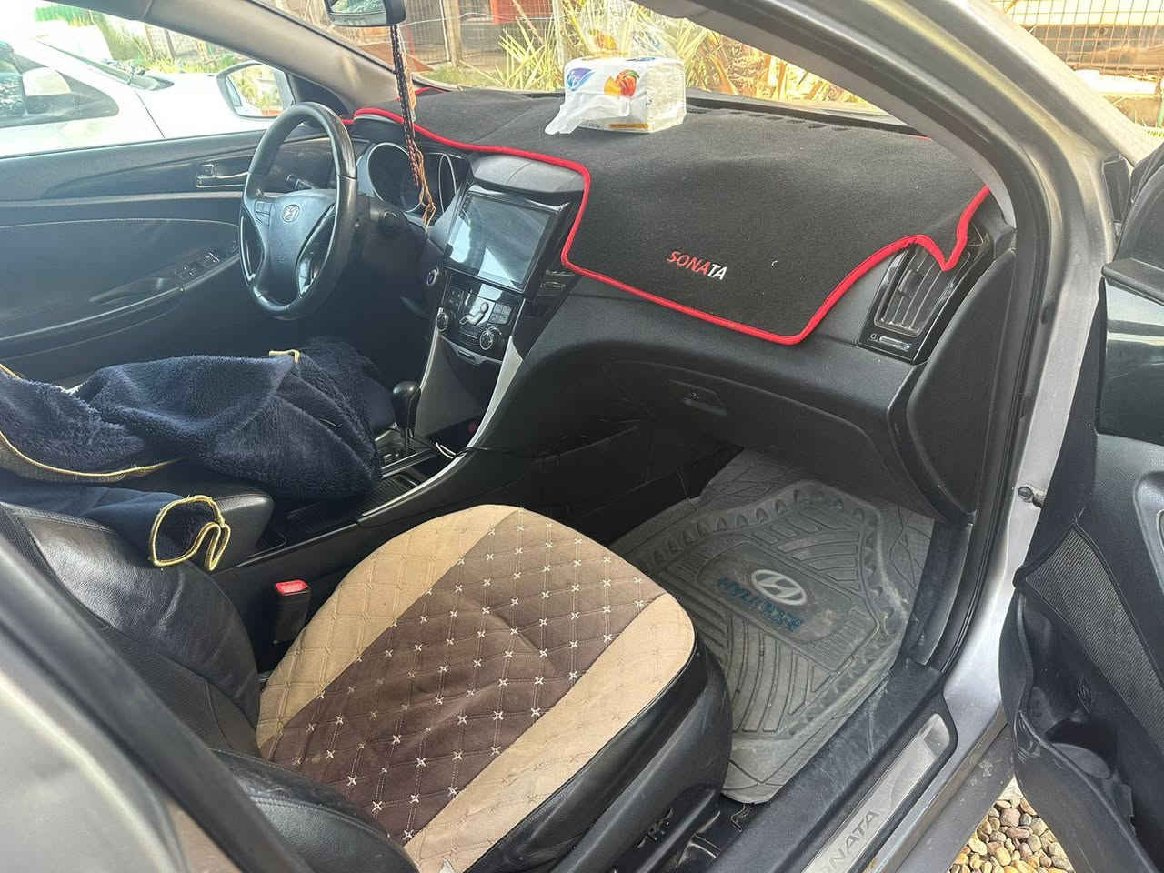 سوناتا...2010..رقم اربيل ..كفال كير مكينة صبغ ضربة تبريد ..عدى بارد قليل..فول عدى الفتحة اشاير مري بصمة كشنات جلد تدفئة كشنات.تحكمات ستيرن.شاشة كامرة.مكينة 2400..تريد وكالة تريد مداور..مكان كوفة سعر 95بيهة مجال.للشراي ..***********
