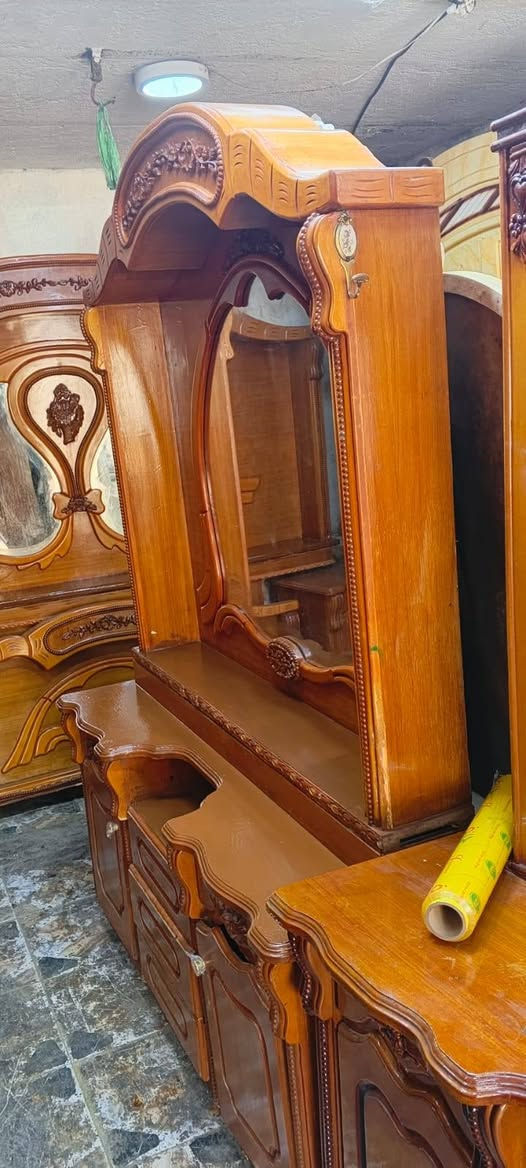 غرفه النوم للبيع تزكام كله صاج وجهين ٥٠٠ وبيه مجال مستعجل ع بيعته العنوان ناصريه قرب جسر نبي الله براهيم ***********
