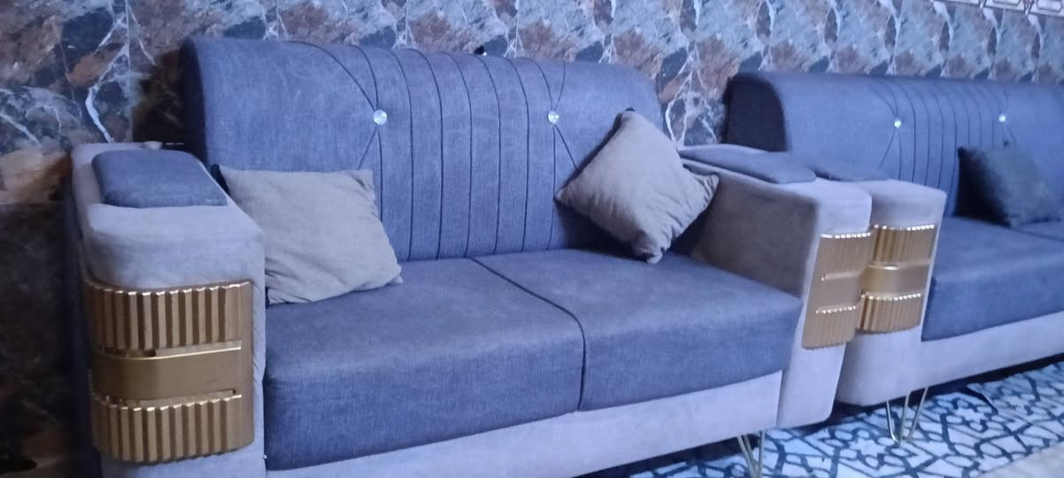 السلام عليكم مرخصت الادم
دخم ونص 15مقعد تفصال عراقي مستعمل 4تشهر اخو الجديد العنوان بغداد الكياره مقابل محطة وقود 68

الشراي يتصل *********** ويدلل السعر 750الف وبي مجال حك الكروه
