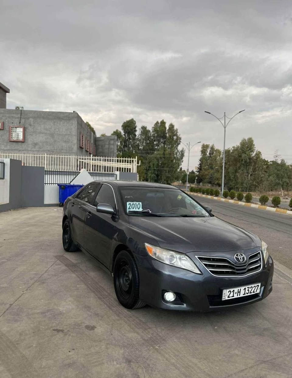 كامري 
كامري ٢٠٠٨ نةفتي  ٦ پستن گير و مةكينة اڤلؤن  ٣ پارچةي سبوغ بئ ناو گرتن ١٧٥ هةزار هةقيقي رؤيشتووة  مواسةفات امريكي LE  تةقة و رةقة گير و مةكينة و تةبريد  بةشةرت  ٣ وةرةقة غرامةي لةسةرة 
***********
*********** أربيل, العراق
