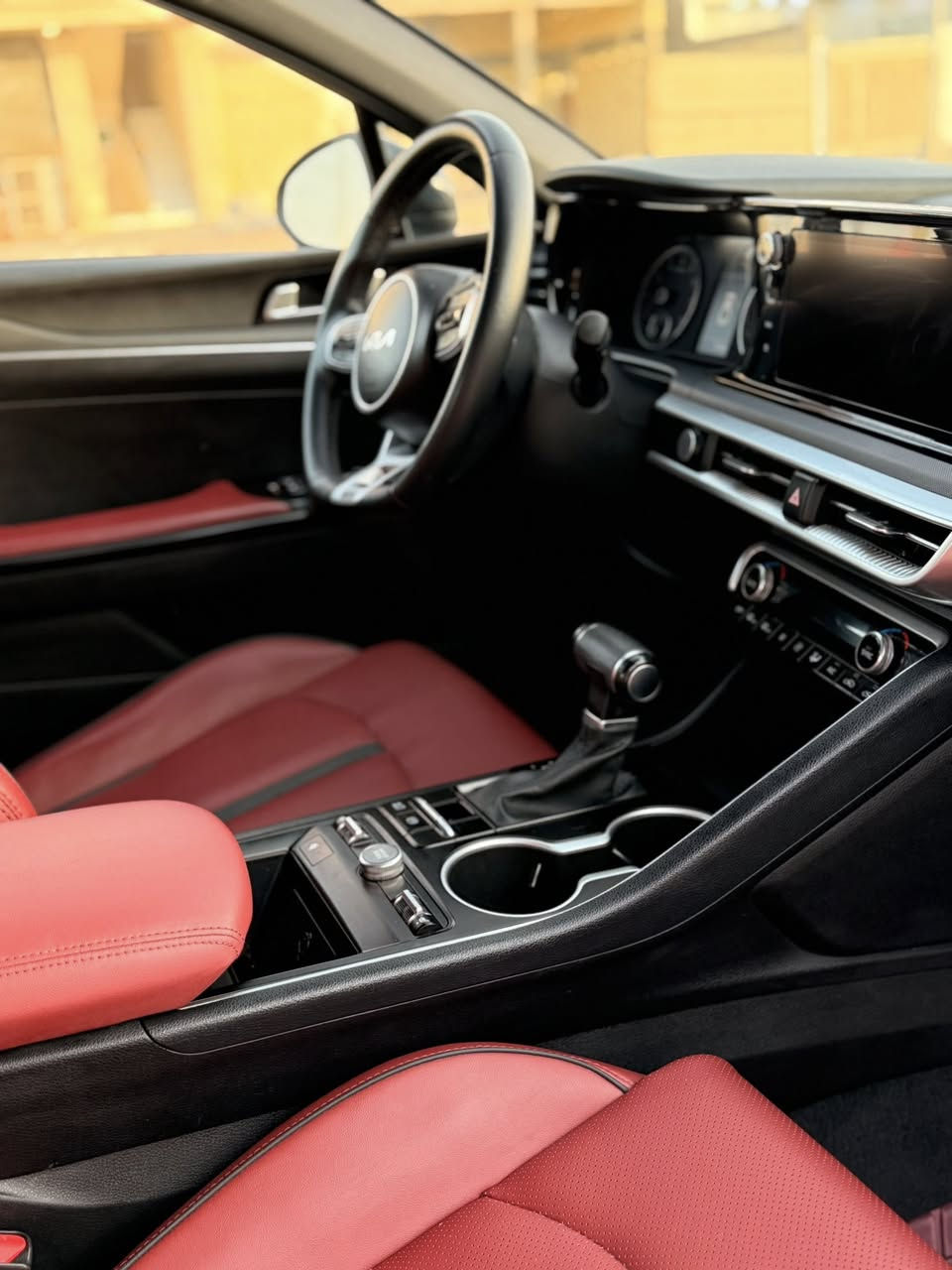 كي فايف جيتي لاين فول مواصفات موديل 2024
لون اسود داخل احمر
كشن كهرباء 
كاربلي 
تحكم مقود 
كشنات جلد 
تدفئة الكشنات 
تبريد منفصل 
سايد بريد كهرباء 
رادار خلفي وجانبي وامامي 
رقم بصرة حرة 
حادث السيارة بنيد فقط بدون دواخل ولا راديترات 
ارباك الدركة فقط 
ماشية 21 الف 
السعر 192 ورقة
للتواصل ***********
