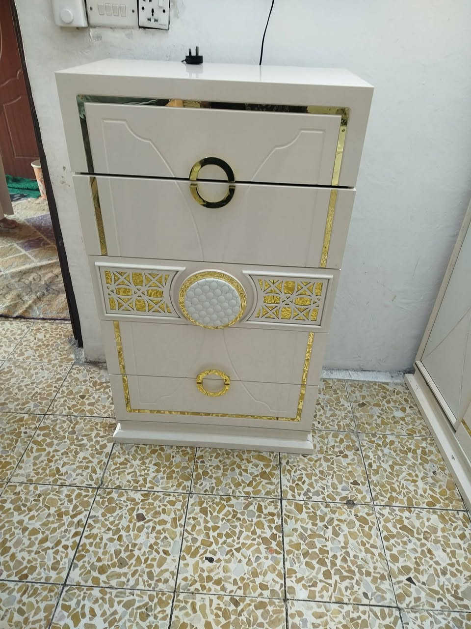 غرفة نوم للبيع العنوان موصل سايدين القادسيه
للتواصل ***********
***********
