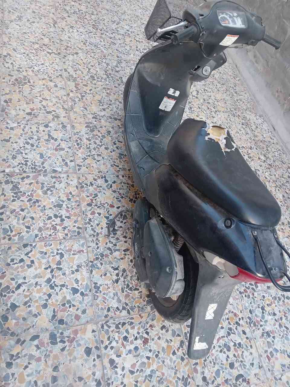 دراجه ساسوكي ياباني محرك 60c شلعه قويه _ سرعه _محرك خير من الله دراجه ابد متحب عطل ❌ ومكينه ناعمه وخرسه ..كلشي شغال (عداد اشاير اصطبات لايتات هـورن سلف +هـندر)
شرط الفحص #كربلاء_حي_العامل_المنطقه_الاخيره 
#السعر_275الف وبيها مجال بسيط 
متواجد على النت (‭0774 239 0737‬)
