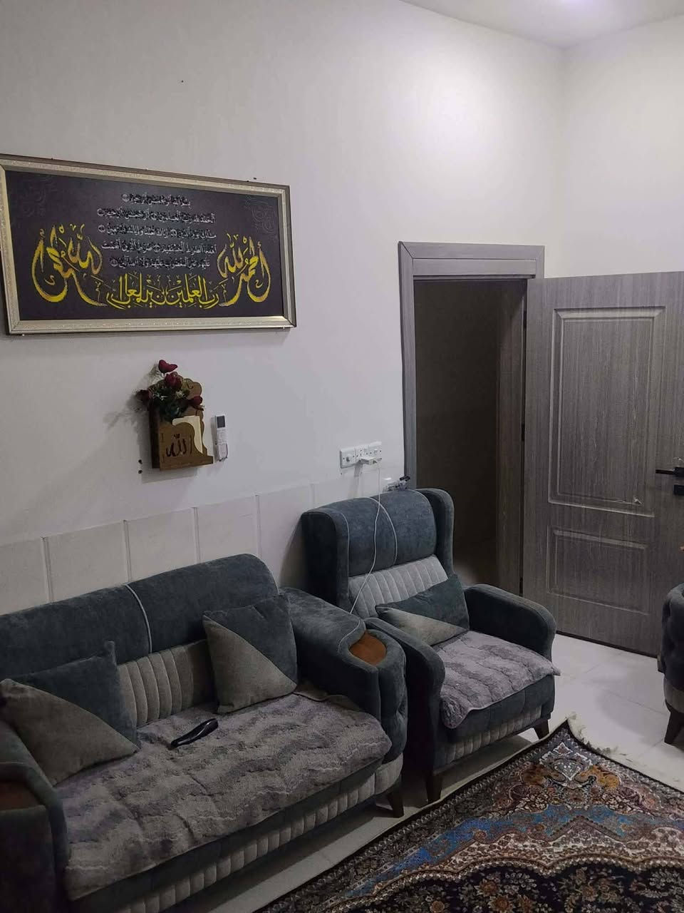 سلام عليكم طخم قنفات  للبيع سعر650 +طبلات سعر وحد 75 قفل للاتصال ***********
