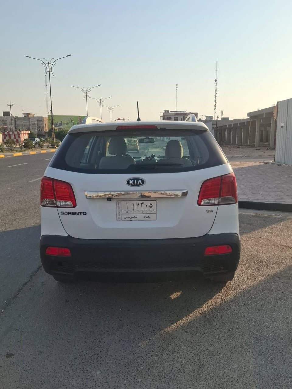 سورنتو ٢٠١٢
ستة سلندر 
سبعة راكب 
ثلاث قطع تبريد 
رقم بغداد بأسمي 
بانوراما 
مكفول من الصبغ بس بي مكانات بارد 
محرك ما مفتوح
***********
مكلف بالنشر 
غير متواجد على الفيس
