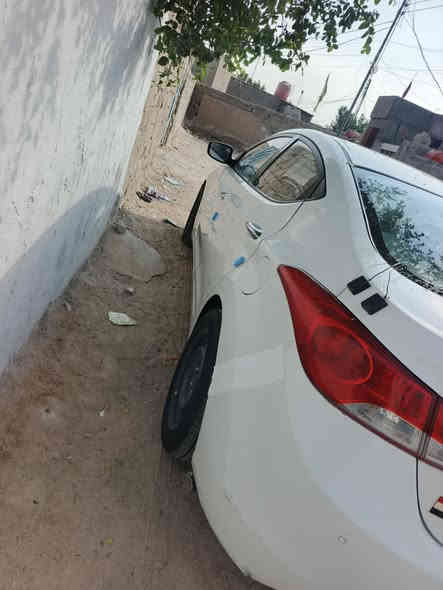 سلام عليكم لنتره 14 نضيفه سياره بيها كصه صندوق لبيع بيها رقم وسنويه سعر ٦٠تصال ***********
