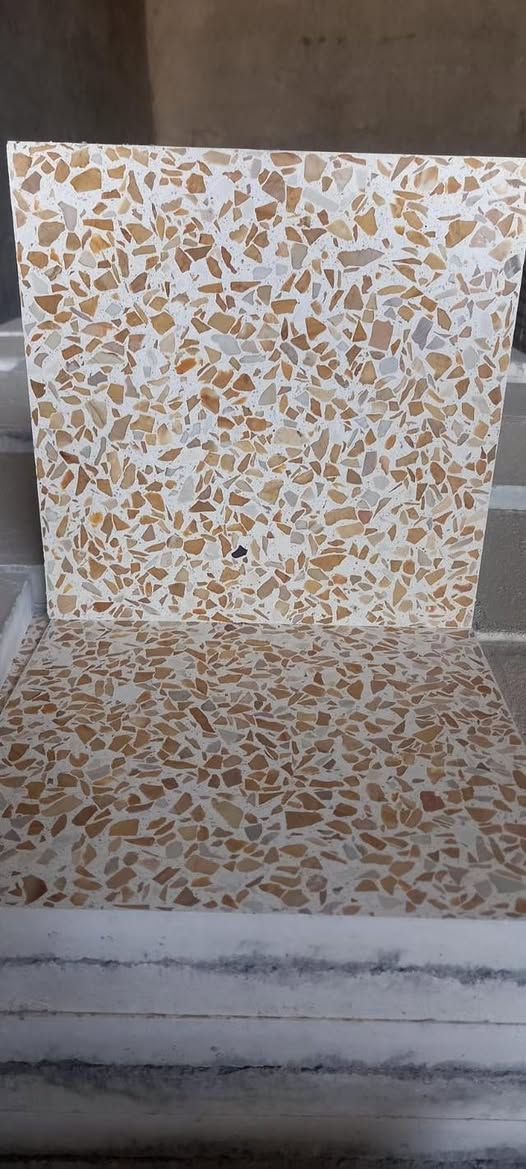 معمل كاشي الشاكرين
**🏠✨ معمل الكاشي الخاص بنا يقدم لكم أفضل أنواع الكاشي لتبليط الأرضيات! ✨🏠**
معمل كاشي الشاكرين لانتاج جميع انواع الكاشي 
هل تبحثون عن كاشي عالي الجودة لتزيين أرضيات منازلكم أو مشاريعكم؟ 🏗️  
معمل الكاشي لدينا يقدم لكم تشكيلة واسعة من الكاشي المصنوع بأعلى معايير الجودة، وباستخدام أفضل المواد الخام، مما يجعله الخيار الأمثل لتبليط الأرضيات!  

**✅ لماذا تختارون كاشينا؟**  
- جودة عالية تدوم طويلاً.  
- تشكيلة متنوعة من الألوان والتصاميم تناسب جميع الأذواق.  
- مقاوم للخدوش والبقع، وسهل التنظيف.  
- توصيل سريع ومريح إلى موقعكم.  

**📸 تصفحوا صور منتجاتنا في الأسفل وتعرفوا على تشكيلتنا الواسعة!**  

  

**📞 للطلب أو الاستفسار، تواصلوا معنا عبر:**  
- الرسائل المباشرة على الصفحة.  
- الواتساب:
 [*********** واتساب
‏‪*********** واتساب ]  
- الهاتف:
‏‪***********  
***********اتصال ]  

**📍 العنوان:** [ الموصل كوكجلي المنطقة الملوثة]  

لا تفوتوا الفرصة للحصول على أفضل كاشي بأسعار تنافسية! 🏭  
نحن في انتظار طلباتكم! 😊  

---

**#كاشي #تبليط_أرضيات #مواد_بناء #عروض_خاصة #توصيل_جميع_مناطق_الموصل #معمل_كاشي**
#الشاكرين
