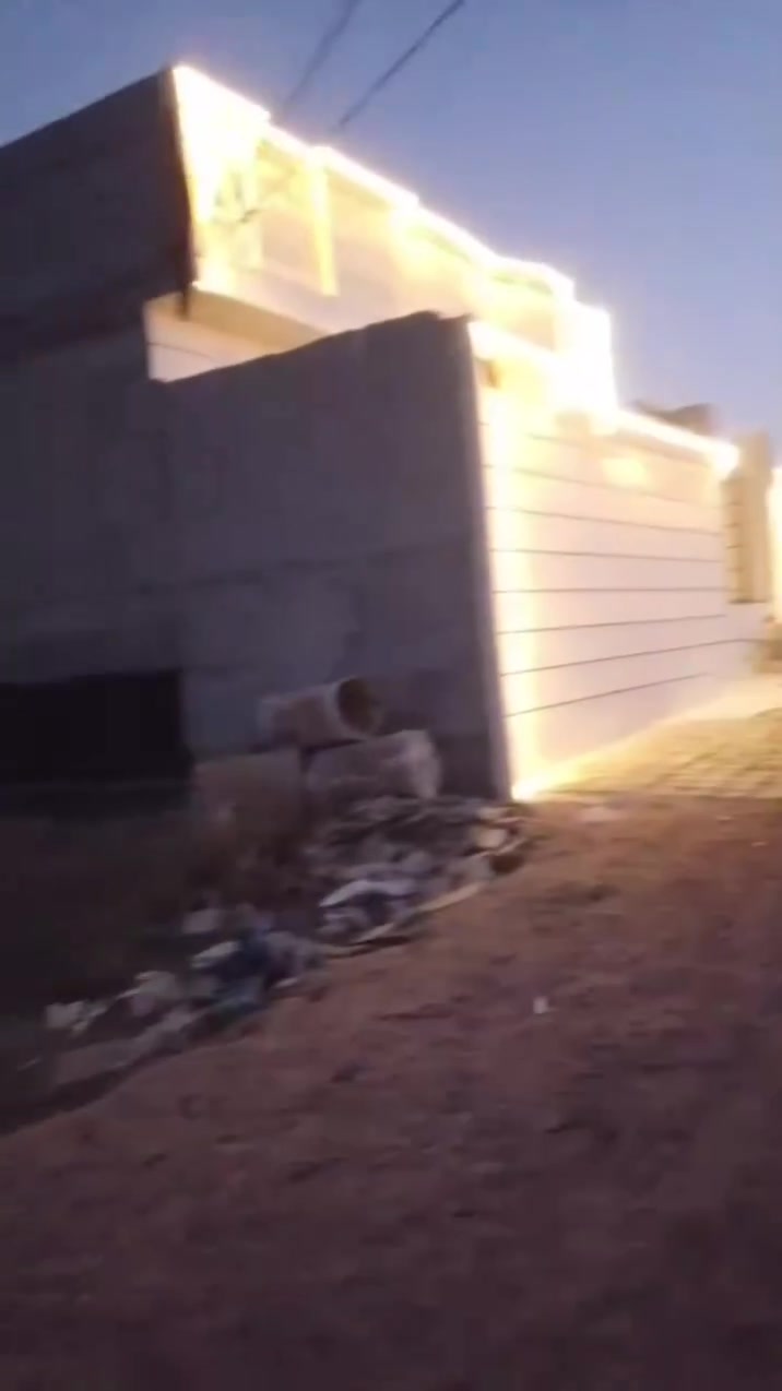 بيت للبيع 200 متر العنوان طويريج على طريق الزوار السعر مالته ب 65 وبي مجال البيش شغل درجه اولى درجه اولى الشغل قرار محكمه سنه 25 الشراي بخير ويتدلل***********
