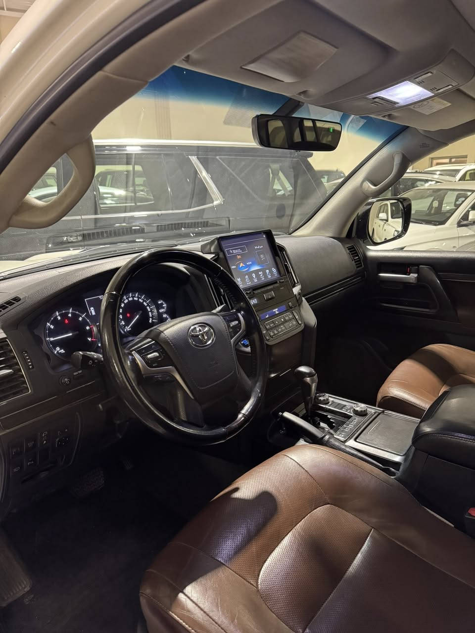 LAND CRUSIER 2021 

الفئة : بحراني 

بدون اضرار بحالة الوكالة

الممشى : 66.000 km 

الموصفات  

سلايد 
بصمة تشغيل + ابواب 
كراسي جلد + كهرباء ( قرميدي )  
جنطة كهرباء 
بقية مواصفات البحراني معروفة 

اي استفسار زيارة المعرض او الاتصال على الرقم ***********
