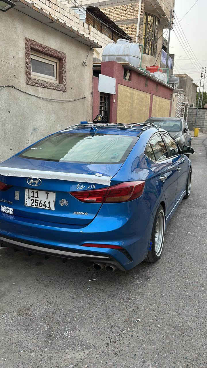 السلام عليكم 

النترا 17 
مكينة 2.0 تيربو كير عـادي 🚀 

فول مواصفات عدة الفتحة ✔️ 

 وارد امريكي ضربتها نص الباب الخلفي عكس السايق ونص الجاملغ الخلفي ( والصندوك كلير من امريكا ) بدون تبديل تصليح درجة اولى والباقي كلة كفالة 

كير ، مكينة ، حداديه ، تايرات ، باتري ، تبريد ، كله جاهز 

السعر : 118$
بيع او مراوس
مكاني بصرة 
***********
تحويل ثاني يوم البصرة, العراق
