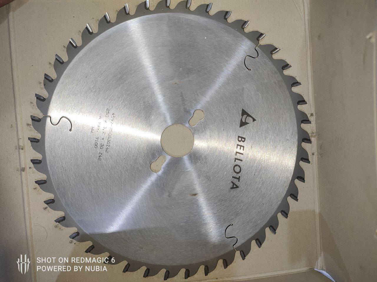 اقراص اصلية الاسعار داخل الصور (خشب . حديد . المنيوم . كونكريت . Mdf . وغيرها ) جميع القياسات ان شاء الله اخوان رجاء الي يريد يطلب القرص يكتب حجم القرص بالملم + حجم الفتحة الداخلية بالملم + نوعة الاستخدام 
يوجد توصيل كل محافظات العراق للتواصل ***********
