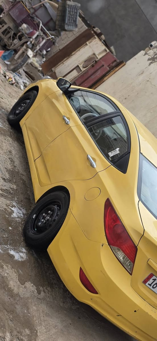 السلام عليكم اكسنت 2012 البيع سياره رسلني ودزلك مقطع شنو ضرره السعر ٧٨ وبيهه مجال اتصل *********** السياره بسمي
