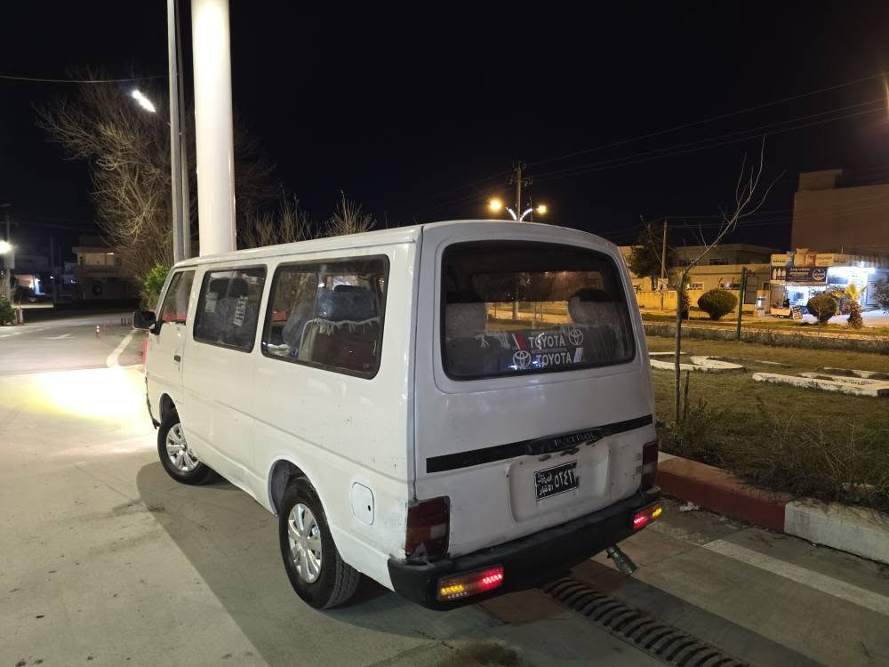 هەرزانترین نرخ ماڵی کاروو کەسابەتە هەموو گیانی بەشەڕتە زۆریش مەزبووتەو هەرزانیەشە 
مینی پاس مۆدیل 2000 ئارم پلاستیک سلیمانی بەشەڕتی سەیتەڕەو مەفرەزەو دایرەی مروور هەموو کوردستانی پیبگەری بەشەرتە
گێروو مەکینەو ئاکسلو کامل تندوو تۆڵیوو کامی کارەبایتی بەشەڕتە 
گێروو مەکینەی هۆندای پاسی لەسەڕە چوار پیستن بەنزین مووس براوە وەرگەراو بەشەڕتە گێروو مەکینەو ئاکسل بەشەرتی فیتەر ریک لۆکن چوار ویلو تایەو پاتری لۆک لۆکن زۆر بێ مەسرووفە ماڵی فەقیرە بی داحموو لیدراوە 
لەیت فڵچە بەرزی نزمی هۆرن تەجیل هەمووی مەزبووتە 
شوێن رانیە *********** قفڵی $14 رانية, السليمانية
