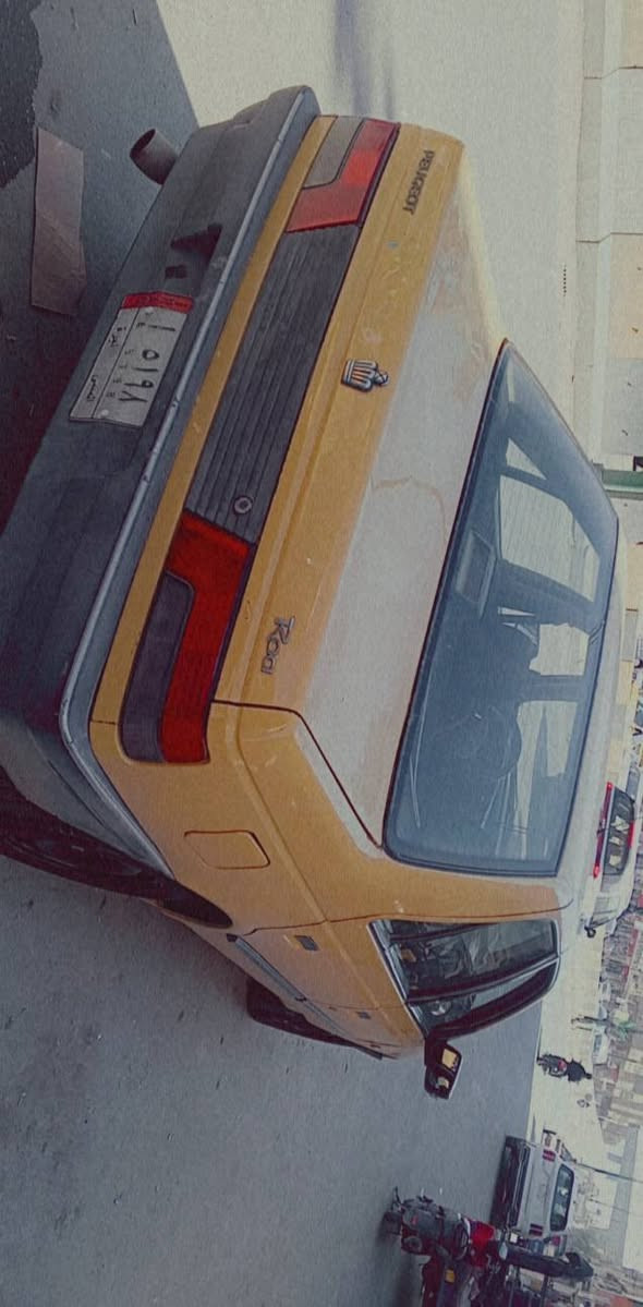 بيجو روه 2009
مكينه وكير وحداديه جدد
كهربائيات كلها شغاله 
سنويه ب19 نافذه 
رقمها مثني وراعيها سماوه ومكانها سماوه 
تخم تاير جدد
هيئه 200 الف عليها 
سعر 18 وبيها مجال للشراي 
***********
