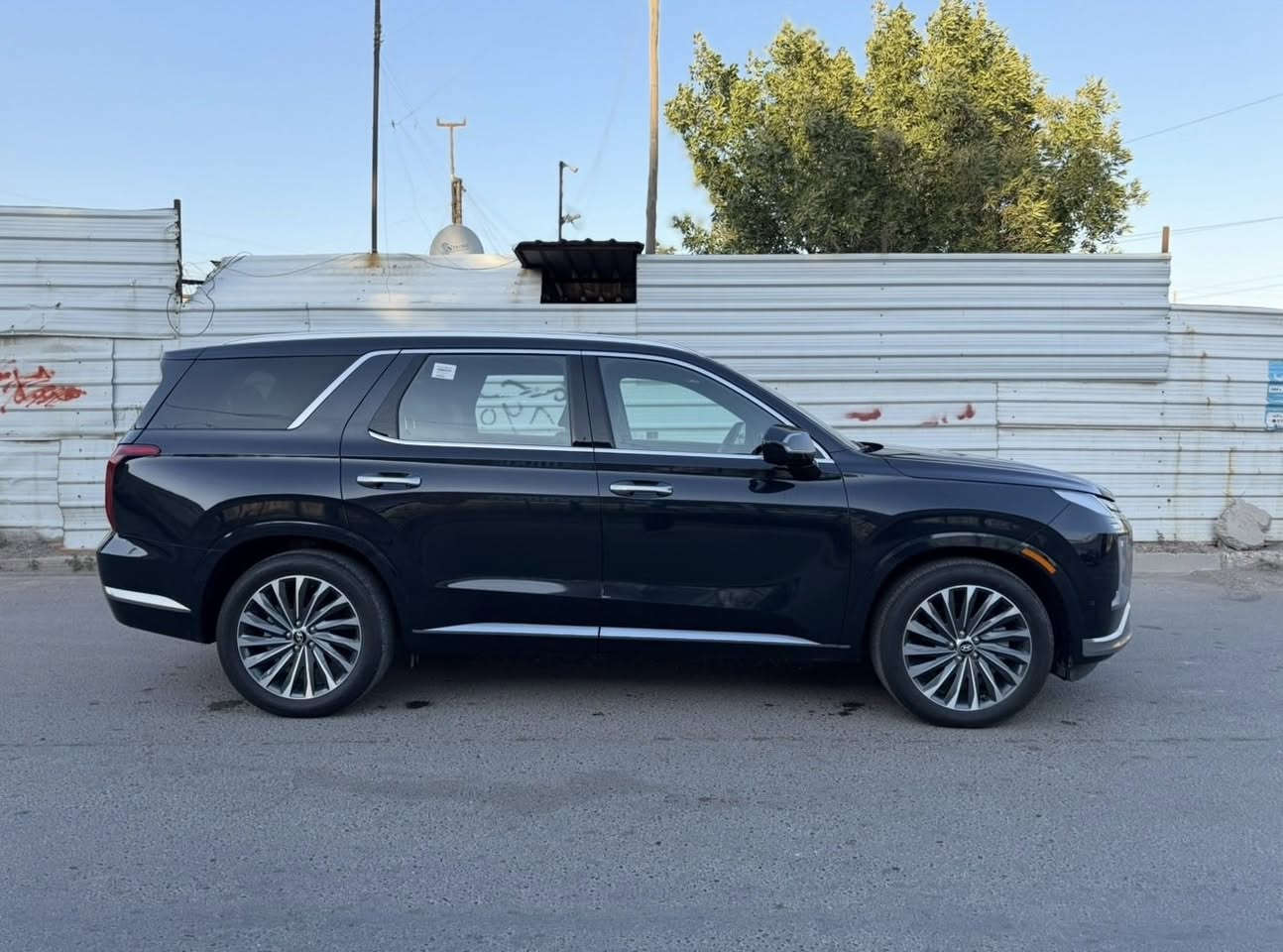 للبيع فقط

‏Hyundai palisad2024 calligraphy
هونداي بلسايد كلگرافي 
مرقمه بغداد شهداء
الموديل : 2024
الون : نيلي
العداد : 13 الف 
الحادث : بارد بالصندوك يرادله تكحيل بس

المواصفات :-

1-شاشة عرض داتشو 
2-المحرك   v6    3.8 
3-بصمة تشغيل + بصمة ابواب دخول ذكي
4-اصطفاف ذاتي(تقديم + ترجيع عن طريق الريمونت)  
5-فتحة سقف +بانوراما+سقف كنتارا
6-سماعات هارمن كاردن عدد 16
 7-رادار امامي  + خلفي 
8-حساسات امامي + خلفي 
9-كامرات عدد 6  360 درجة 
10-كشنات امامي خزن ميموري 
11-كشنات كهربائي تدفئة وتبريد
12-انارة داخليه (محيطيه) + انارة دشبول 
13-بردات جانبية
14-تبريد مركزي امامي + خلفي منفصل التحكم
15-تحكم ستيرن + شفتات
16-تدفئة ستيرن 
17-مرايا هيتر + تعتيم 
18-صندوق كهربائي شفط 
19-وضعيات قيادة  (5)
20-ويل كب حجم  20 
21-اوتو هولد + نقطة عمياء 
22-سايد بريك بصمة + مثبت سرعة
23-شحن وايرلس 
24-إشارات بالمرايا  + إشارات جانبيه
25-اوتو هولد 
26-تحديد مسار
27-شاشة ديجتال كبيرة
28-تشغيل عن بعد .
29-تدليك كشن . مساج 
30-نظام مانع انزلاق 
وبعد بيها هوووواي مواصفات معروف الكلگرافي الVIP فول 1/1
سعرها:310$


**إذا كنت صاحب هذا الإعلان وتريد حذفه لأي سبب، رجاءا أرسل رسالة إلى الدعم الفني**