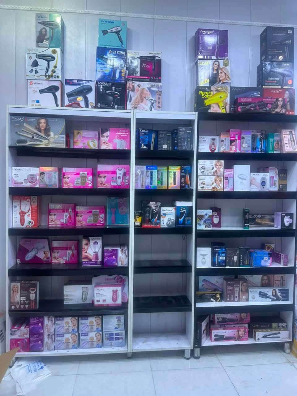 رفوف محل ديكور كامل يرهم كوزمتك او ساعات او اجهزه بيع مستعجل بسعر مناسب
***********
بغداد الحرية
