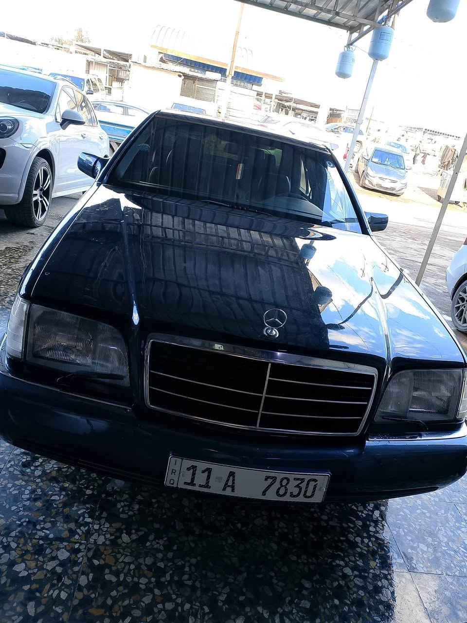 السلام عليكم من رخصت الأدمن المحترم مارسدس شبح 320 رقم بغداد مميز عتراف مباشر  موديل 92 صبغ عام لجماليه بدون ضربه بدون تبديل بدون خياس كبر ومكينه خير من الله حداديه خير من الله كهربائيات علشركه مملعوب بيها غرفه جلد جديده دبل جام فتحه سقف تخم تاير جديد ترايك وين متريد مكاني كربلاء حولي 100خلف السفاره التركيه للأستفسار الأتصال على الرقم 
*********** السعر 78$
