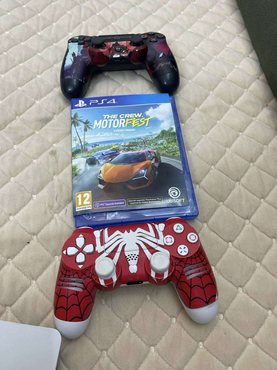 السلام عليكم ورحمه الله بلي فور جهاز نضيف معنا الكلمه معا ليدات 2 ومعا قرص تجي تفحط الجهاز وتروح سعره 350 قفل  رقم الهاتف ***********
