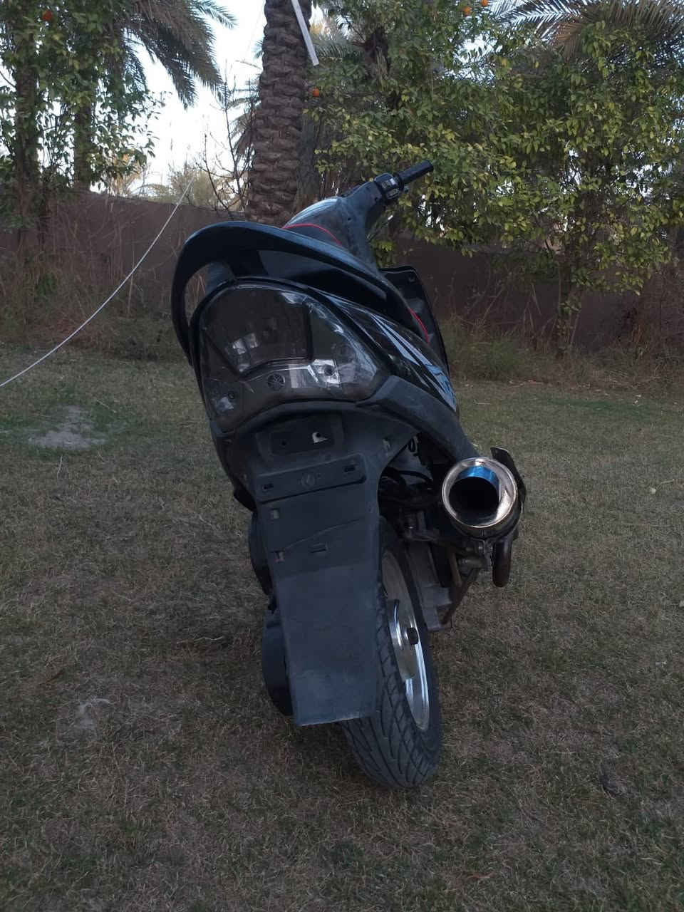 سلام عليكم ماكس عدله ختم واحد ويه المكينه كفرات مختمه السودات مختمه والدراجه ملحه بلادي + الذيل مختم و الدشبول مختم و قبق الكور مختم  بوشه 55 ابلادي مفتوحه تبديل ولفات دراجه شلعه ومعدل مكينه ناعمه وبيه تفاصيل اكثر   وياه صلنصه حلزوني و ويل نجمه الدراجه مكفوله من السرقه و من كل شي دراجه بيه بعد ترتيبات السعر 650 وبيه مجال قليل  العنوان كربلاء حي الحر الرقم : *********** بيه واتس
