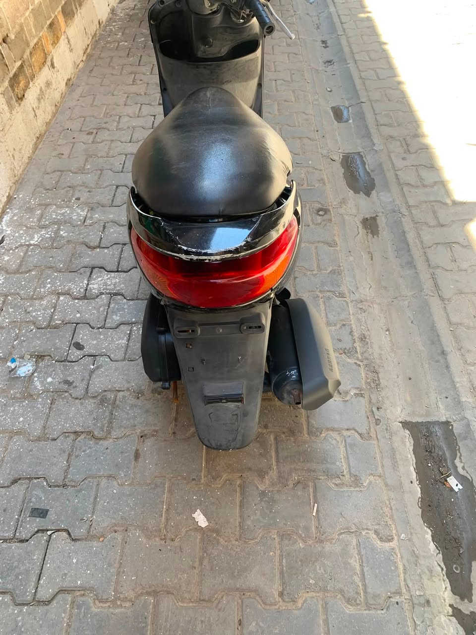 السلام عليكم شباب للبيع بريز نوزل ياباني خطين فحل دسك كله مختمه محرك ناعم حيل لايت زنون كهربائيات كله شغاله دراجه جديده وشلعه قويه اوراقه كامله السعر 800 الف وبيه مجال كراده ***********
