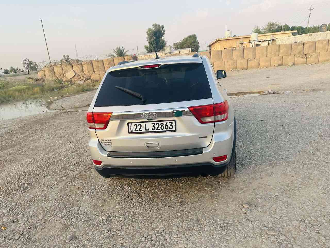 جيب لاريدو موديل 2013 
السياره وارد امريكي
الضرر تبديل بابين بلادي مثل ما موضح بالسونار المرفق مع الصور 
الرقم اربيل باسمي 
سنويه لعام 2030 
مواصفات
فتحه سلايد روف
بصمة تشغيل عدد
 بصمة ابواب
كشن كهرباء
كشنات جلد
شاشه 
ويل كروم بلادي
حساسات خلفيه
كامرا خلفيه
فول تحكمات
فور ويل
وباقي المواصفات المعروفه
175 وبيها مجال قليل حك الجيه 
مكان ديالى بلدروز 
للاتصال ***********
***********
