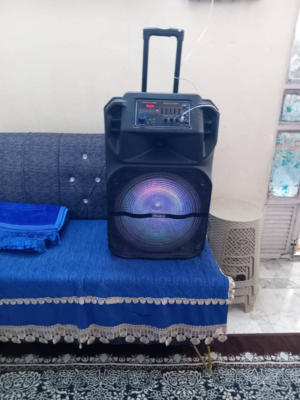 السلام عليكم سماعه للبيع سعرها 100وبيها مجال للشراي مكانها زعفرانية. مكلف بلنشر اتصال/*********** وبي واتساب
