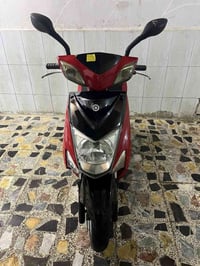 سكنس لد يابانية ستاند كهربائي قبق نفخ ماشية 49km دراجة جديدة مكفولة كف...