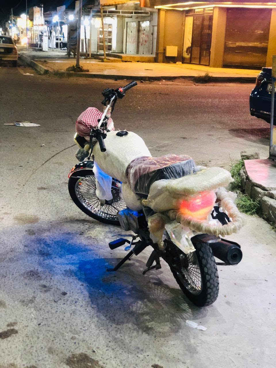 السلام عليكم
موطور
 للبيع او مراوس ب قفاز فقط

الموطور مديل 23

نشاط فوللل 

الموطور مايعايزوو برغي 

نشاط فولل 

محرك معمر جديد  

السعر 430وبيه مجال 

هاتف///***********
